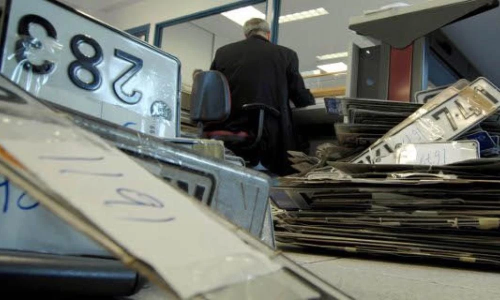 Προς παράταση τα τέλη κυκλοφορίας – Κατάθεση πινακίδων από το… σπίτι με ένα κλικ